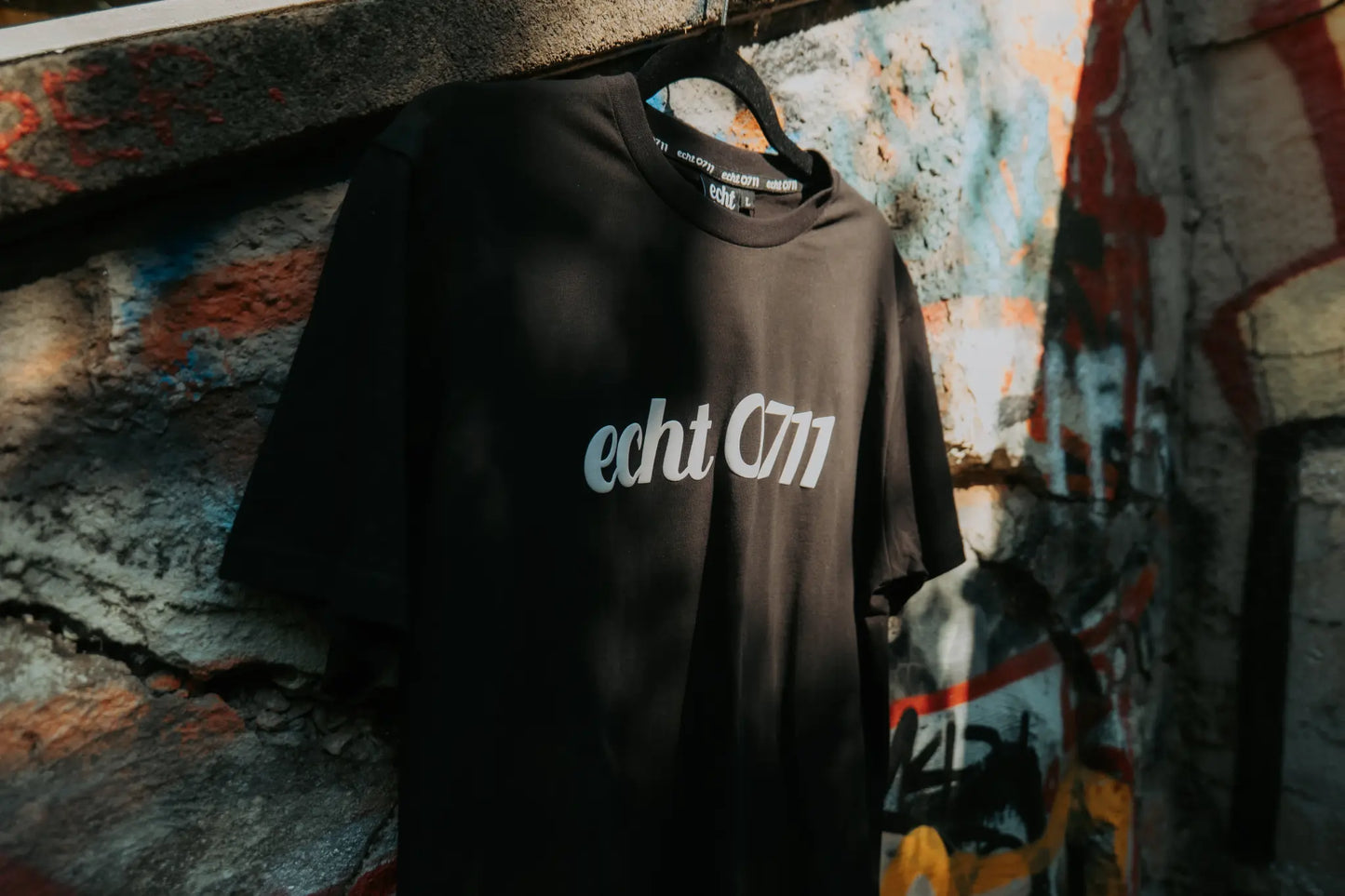 T-Shirt "Brand", schwarz